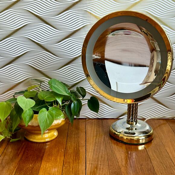 Vintage Cane & Reed Round Lighted Adjustable Make-Up Mirror with Twisted Stem - Picture 3 of 16